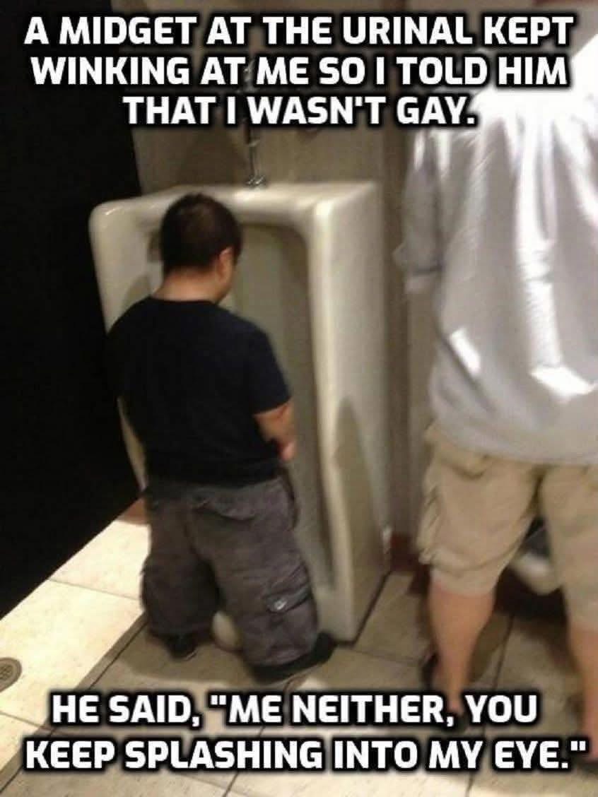 WHEN A LITTLE PERSON WINKS AT YOU IN THE BATHROOM — fail moment
