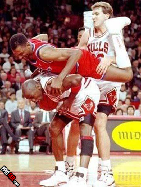 Moment: basketball Fail