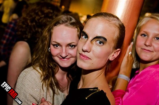 Scene: eyebrows Fail