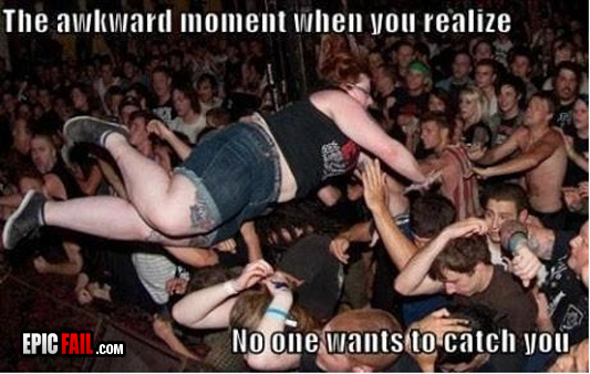 Moment: crowd Surfing Fail