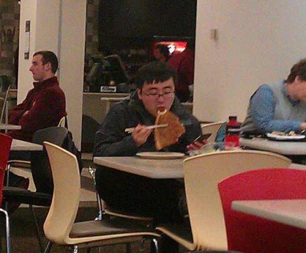 Caught on camera: eating Pizza FAIL